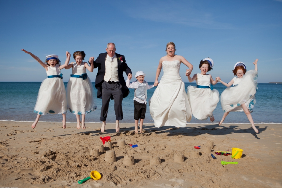 http://www.weddingphotographyincornwall.co.uk/content/articlethumblarge/CarbisBayWedding.jpg